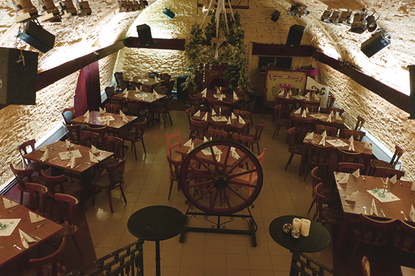 Blick in den Gewölbekeller des Restaurants Schlosskeller